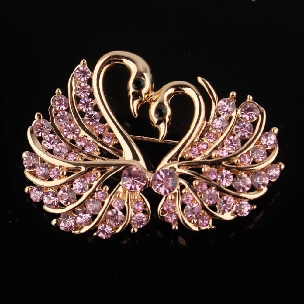 NWOT Pink diamond swan brooch - Picture 2 of 5